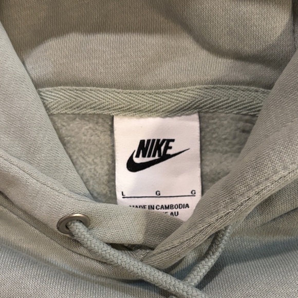 Nike Men's light sage men’s large Hoodie with Yellow Logo - Picture 2 of 4